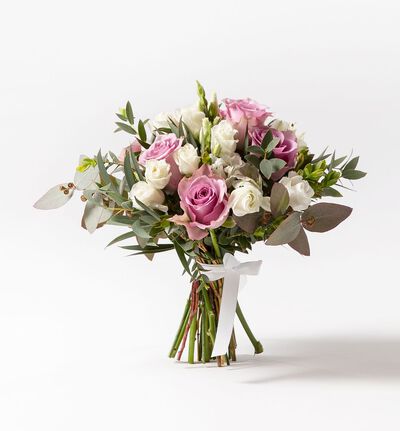 Brudepikebukett med lilla roser